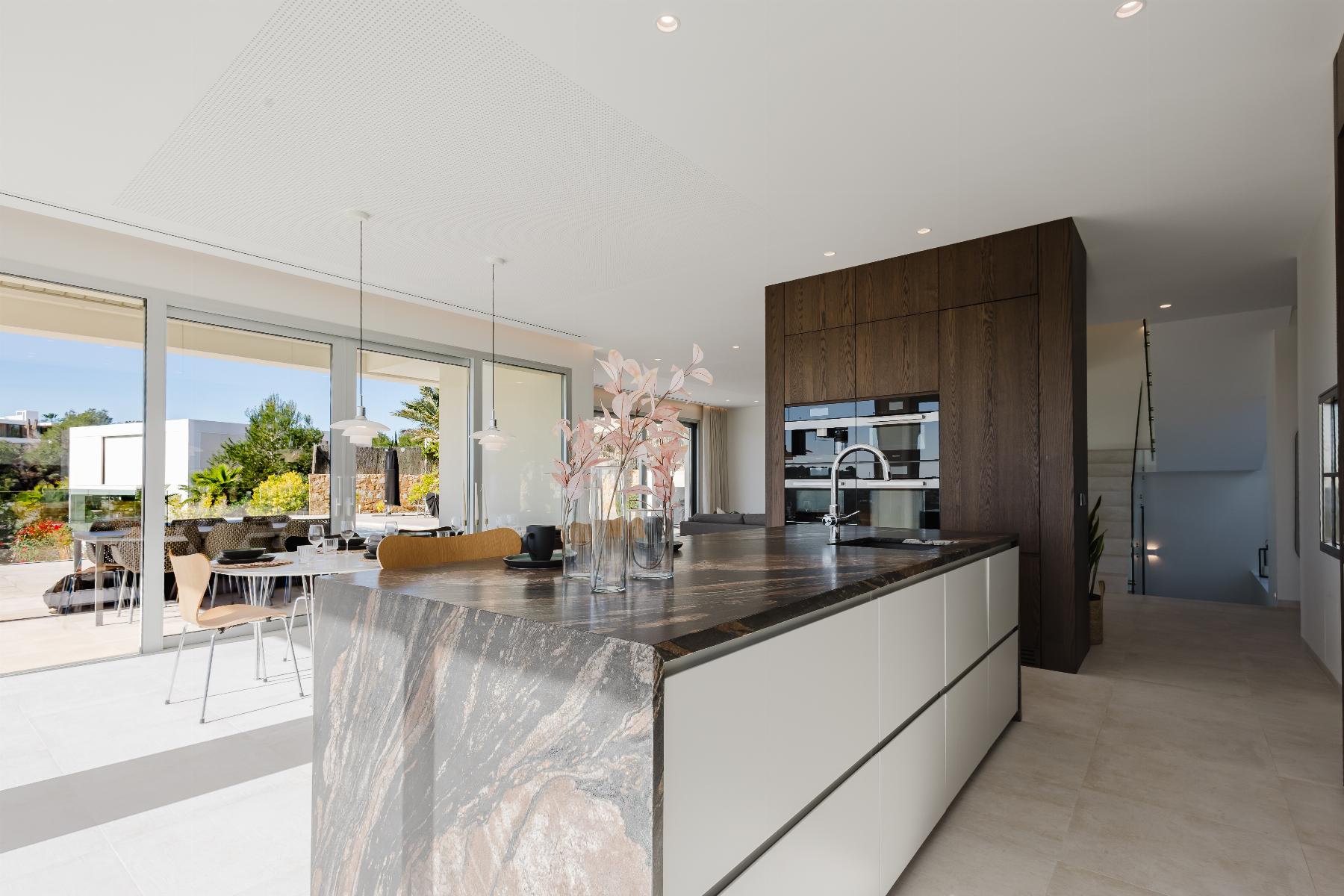 2233_o_1jhli358r1dte13r1s7o6jn1q801m Villa in Las Colinas Golf, Orihuela Costa