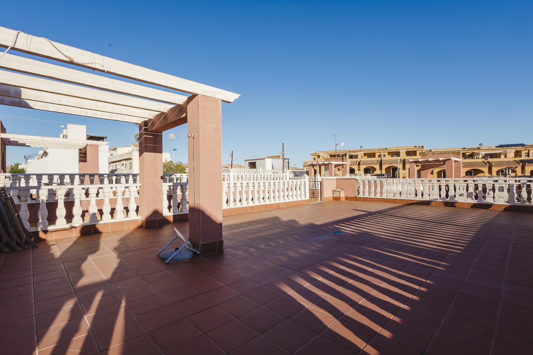 2237_o_1ji4u67581phd151k1mlsqs3gi21t Chalet in Torrevieja