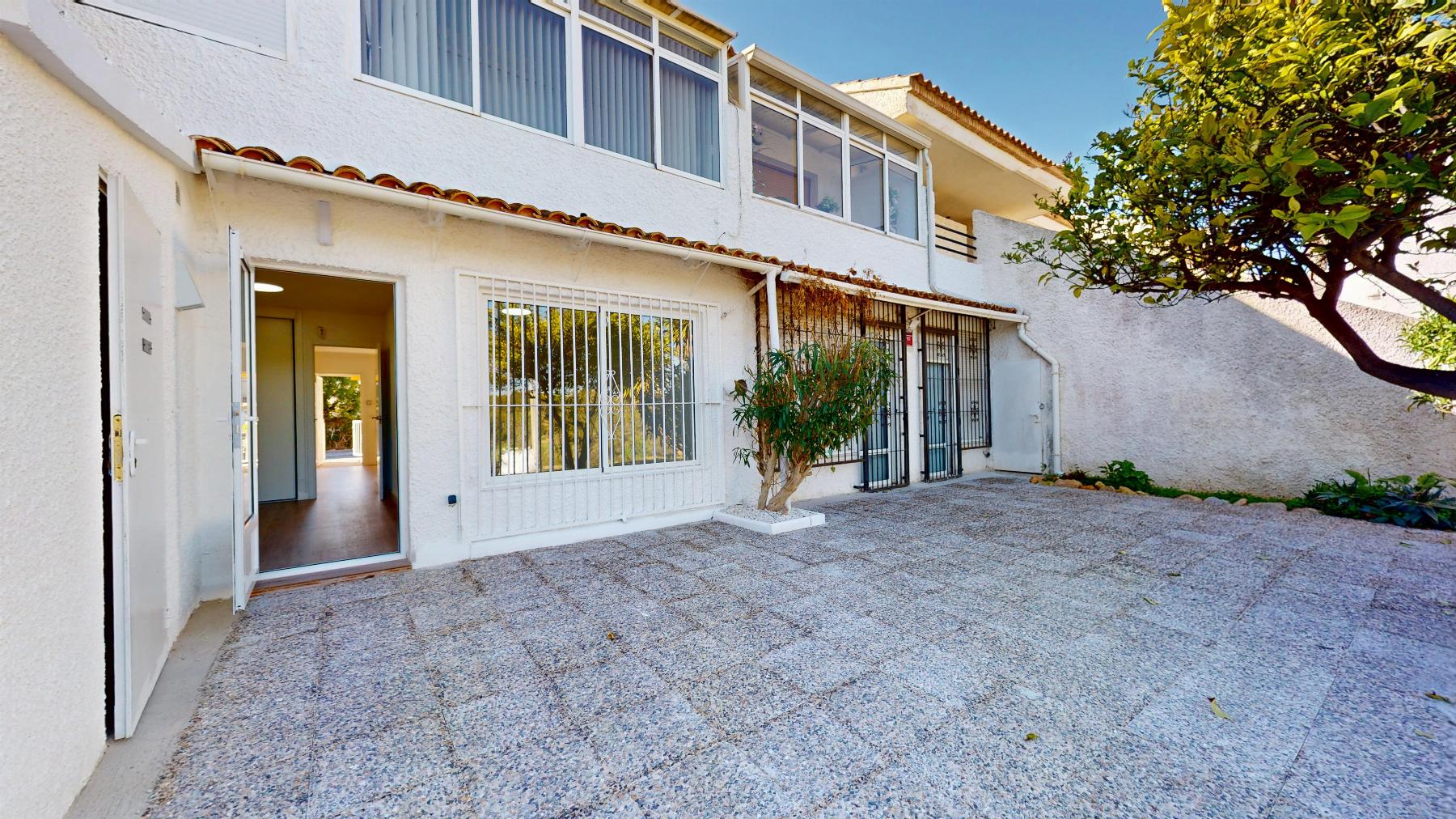 2247_o_1jkutlmai167ad921gn2fdr85u2i Bungalow in Orihuela Costa