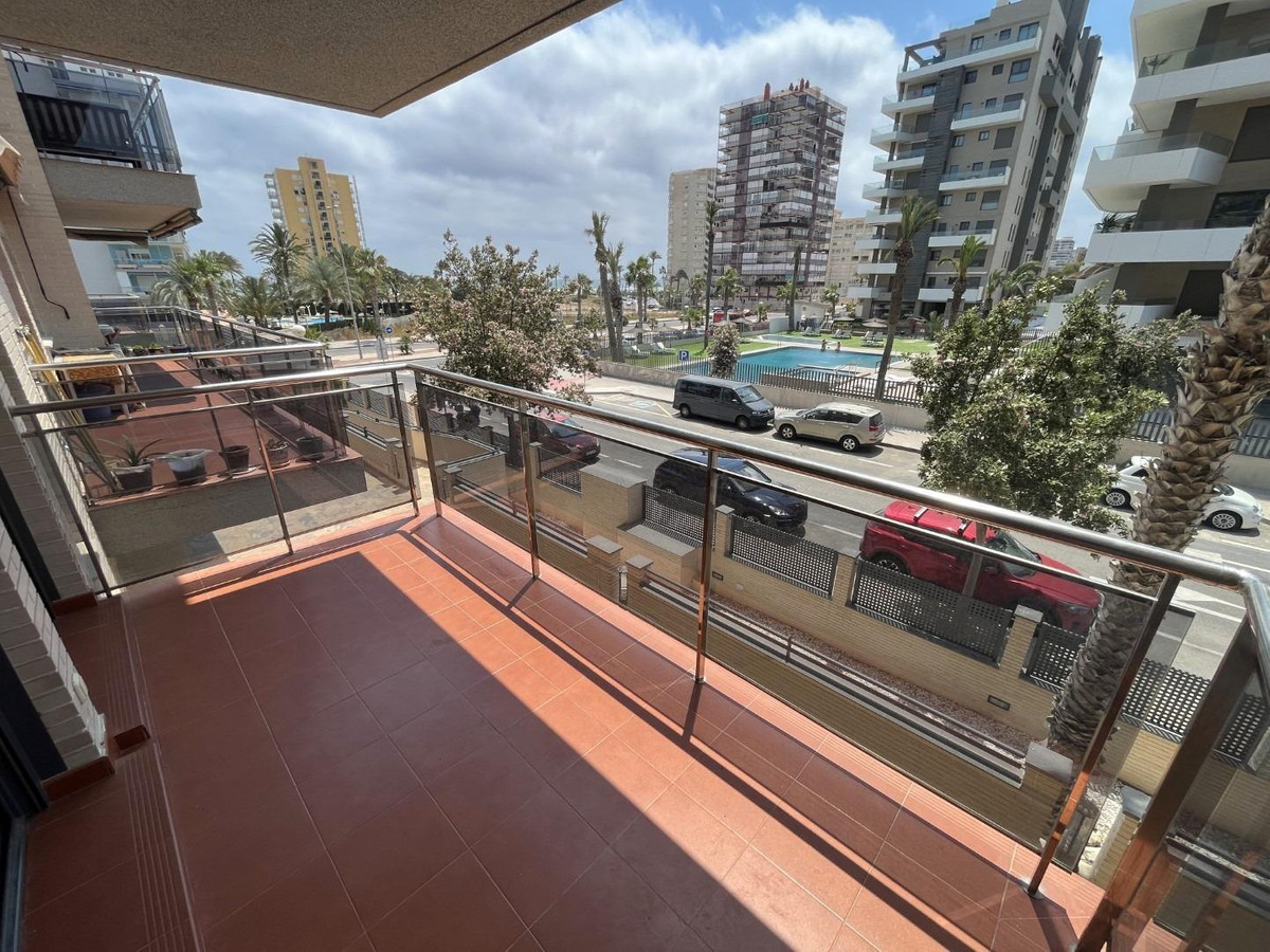Apartment – Middle Floor Apartment in Alicante
