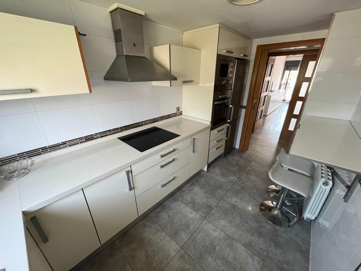 Apartment – Middle Floor Apartment in Alicante
