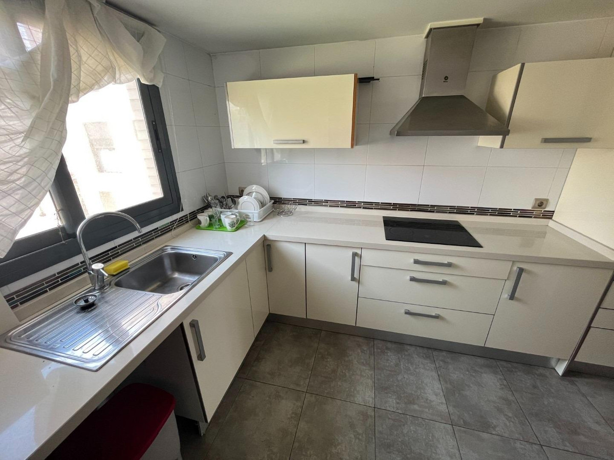 Apartment – Middle Floor Apartment in Alicante