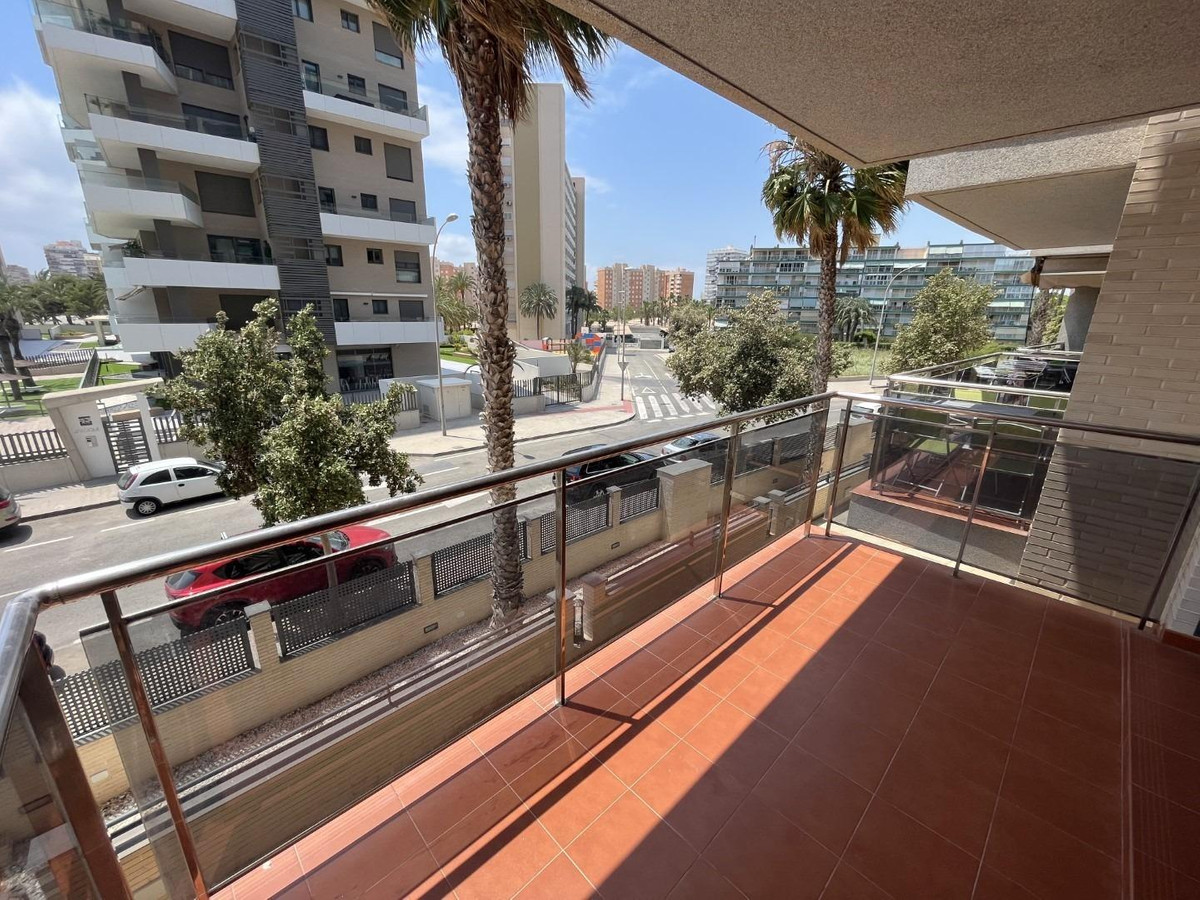 Apartment – Middle Floor Apartment in Alicante