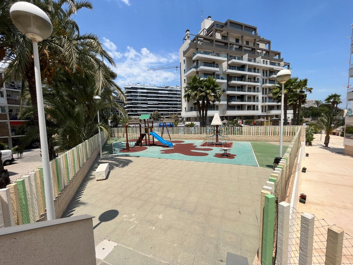 Apartment – Middle Floor Apartment in Alicante