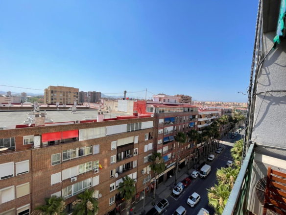 Apartment – Middle Floor Apartment in Alicante