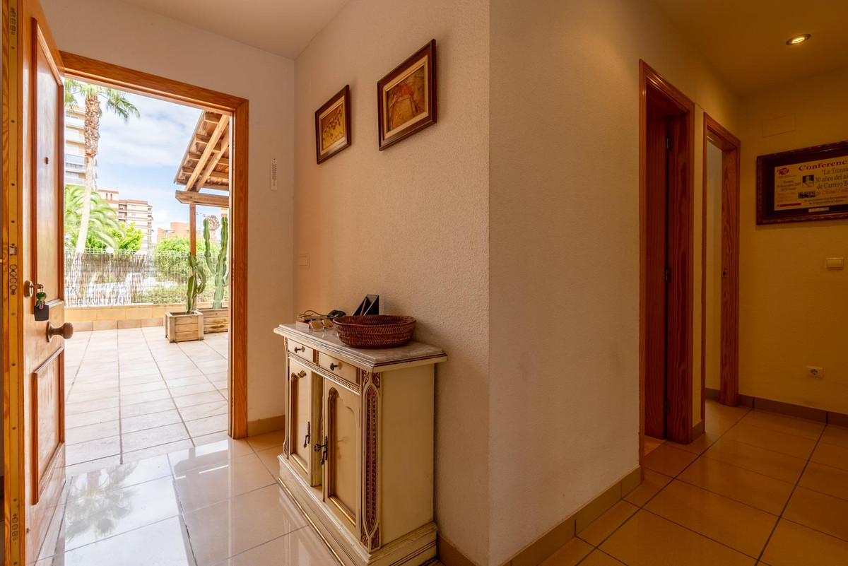 Apartment – Ground Floor Apartment in Campello – El Campello