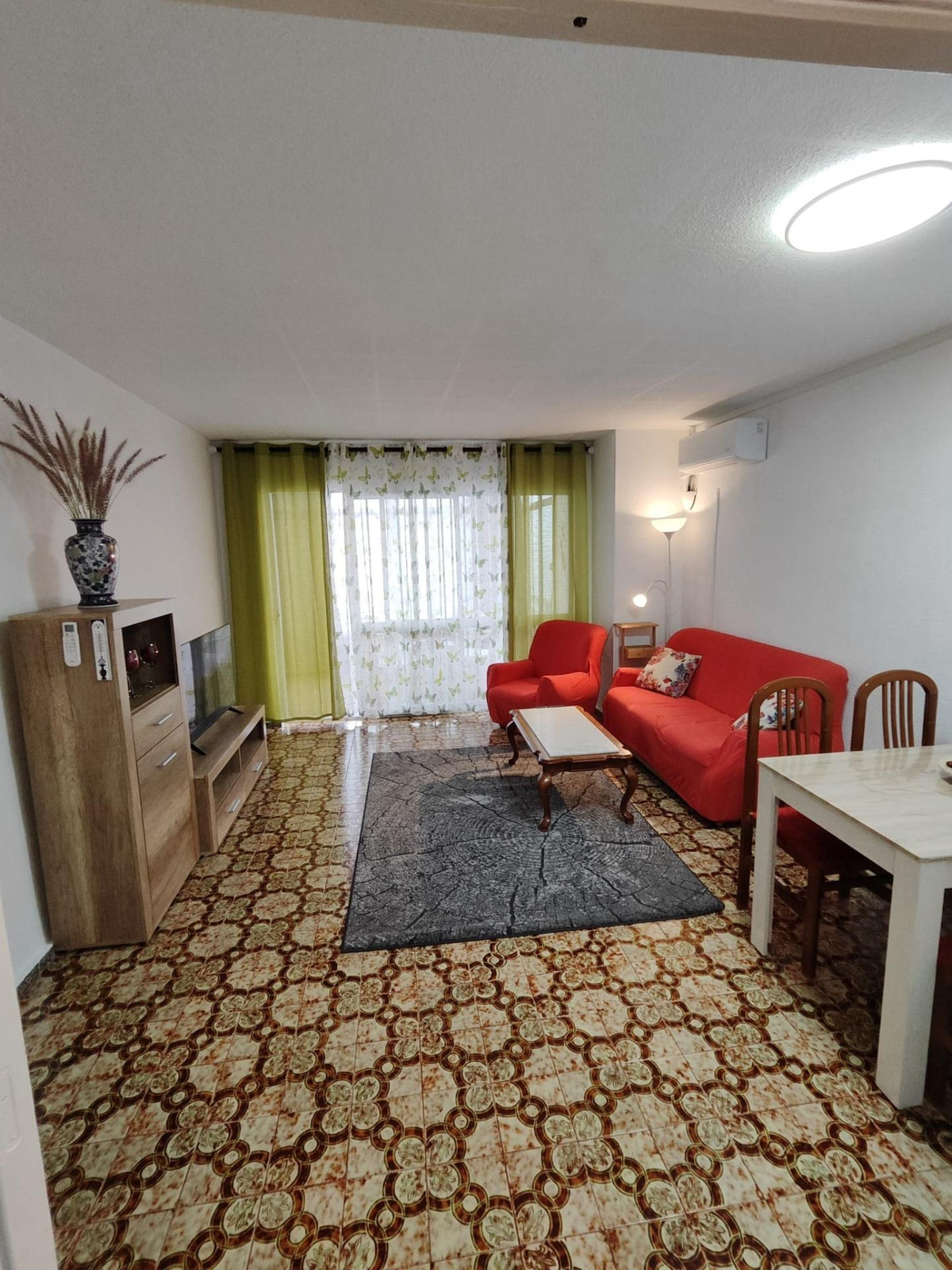 ShowFeedImage Apartment – Middle Floor Apartment in Alicante