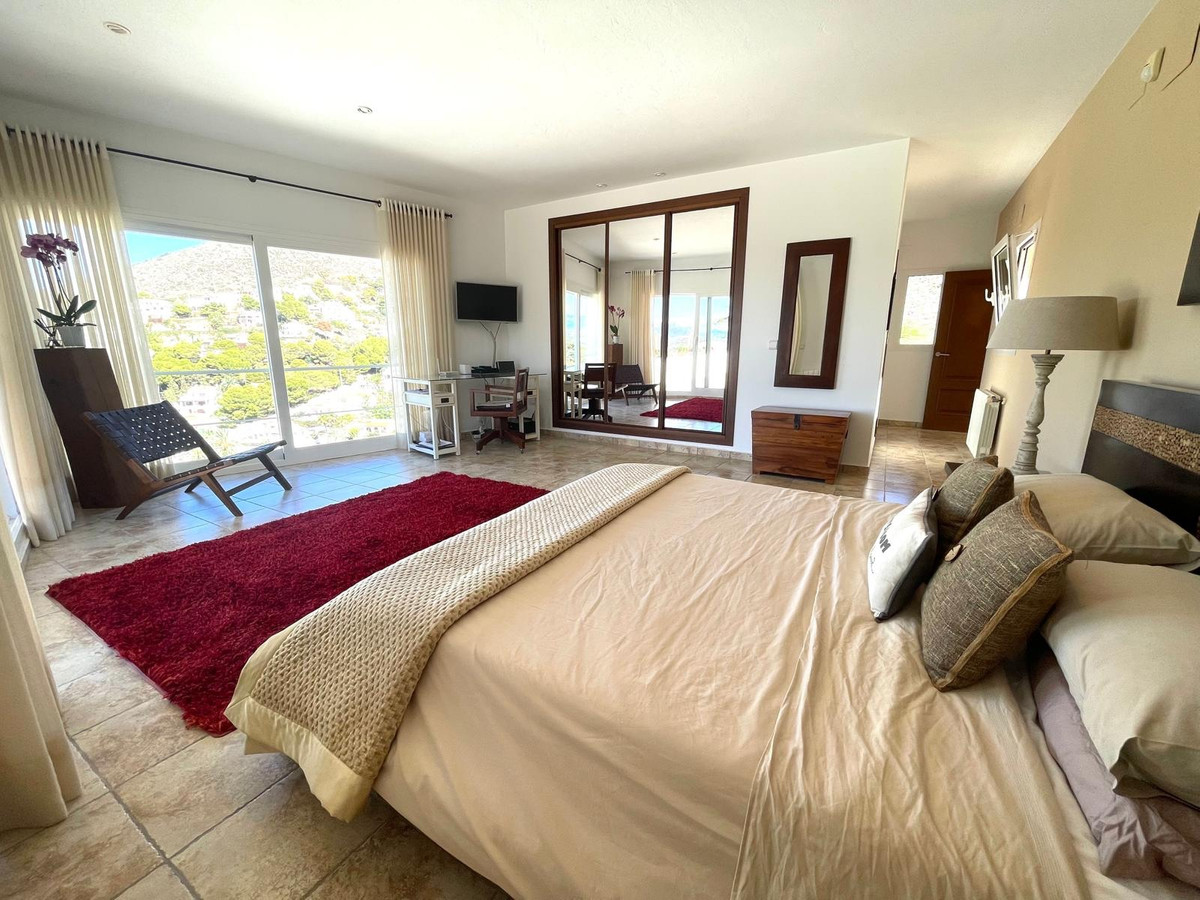 House – Detached Villa in Teulada