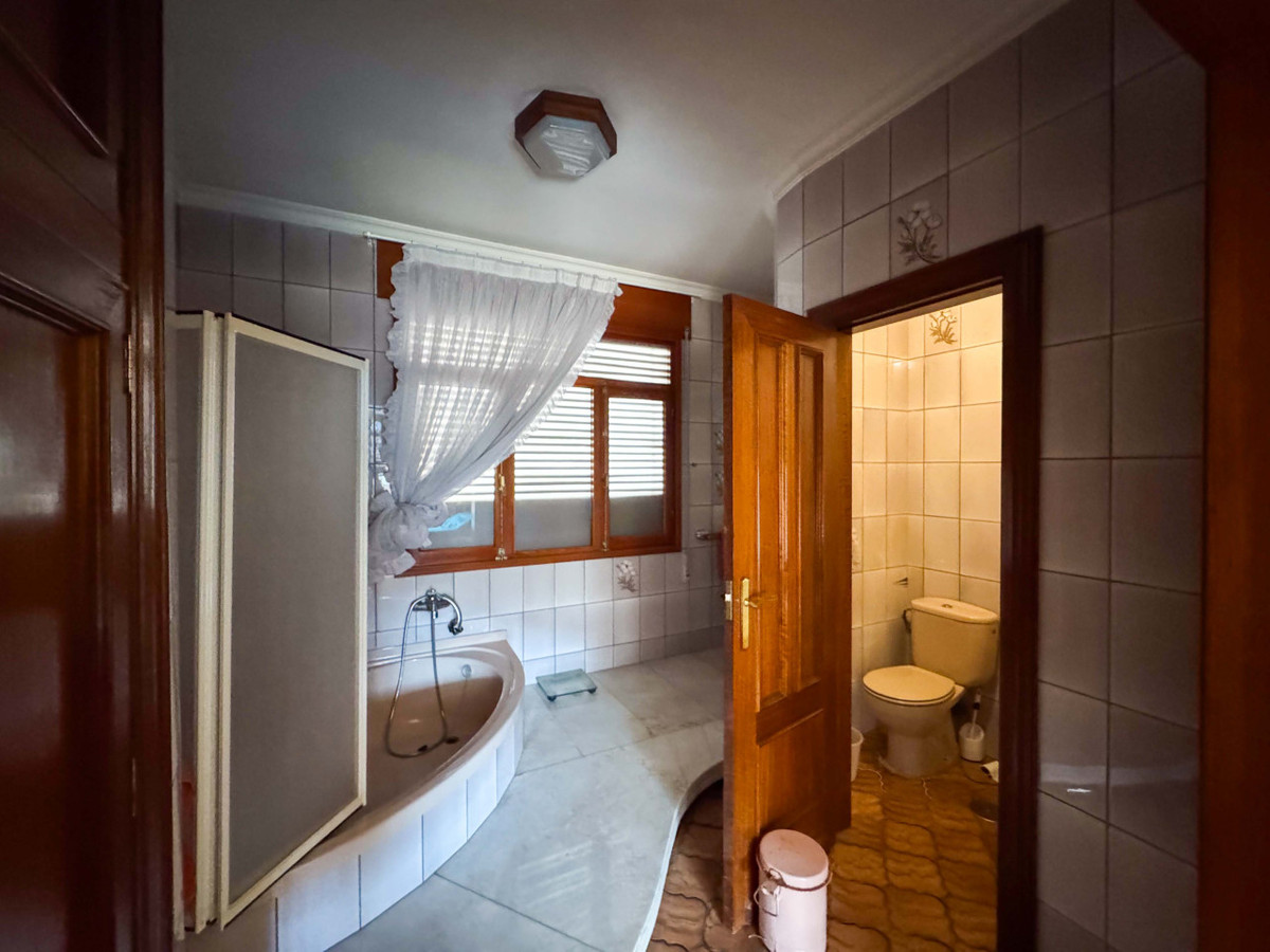 House – Detached Villa in Elda