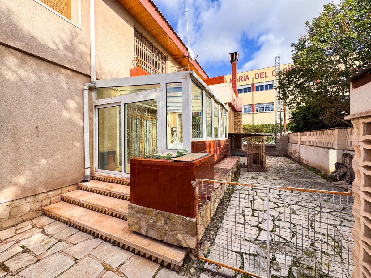 House – Detached Villa in Elda