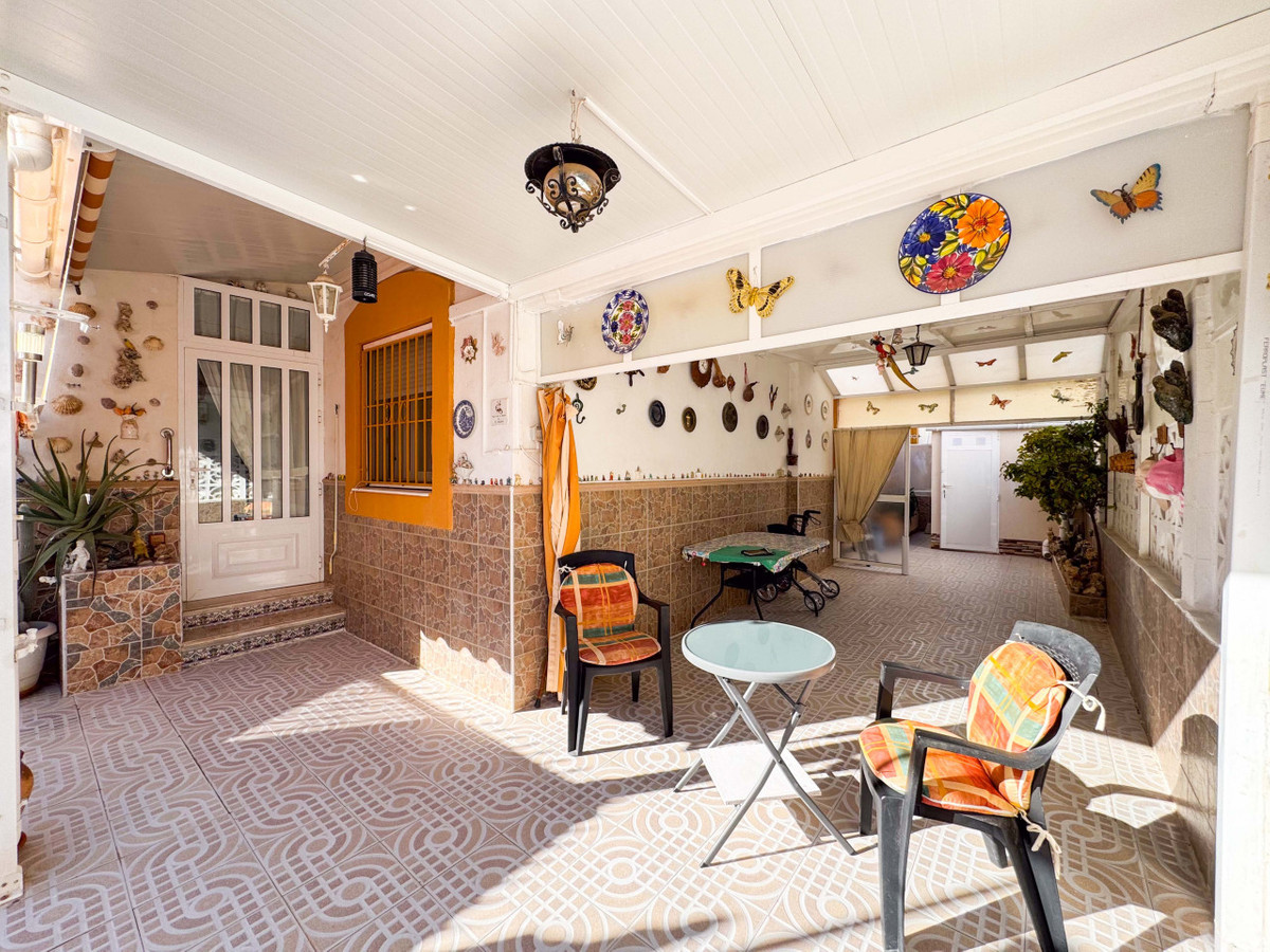 House – Detached Villa in Alicante City