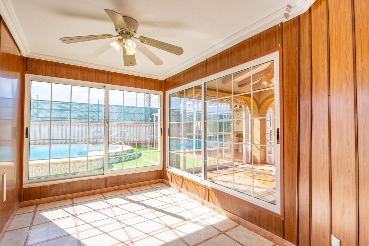 ShowFeedImage House – Detached Villa in Torrevieja