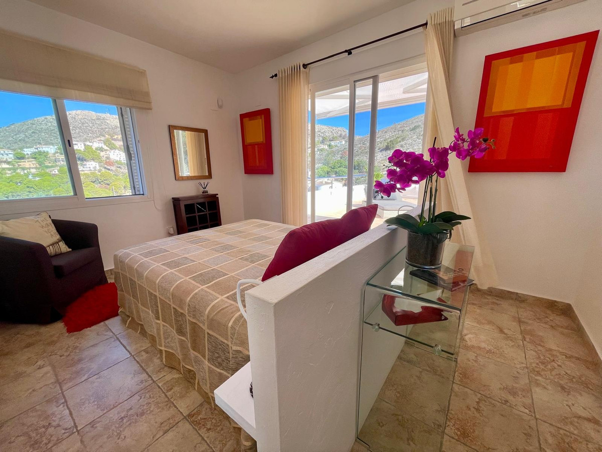 House – Detached Villa in Teulada