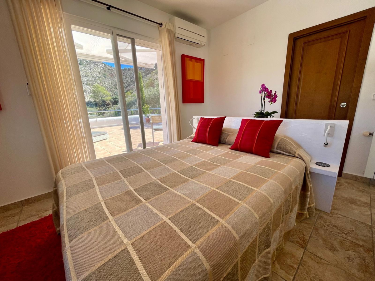 House – Detached Villa in Teulada