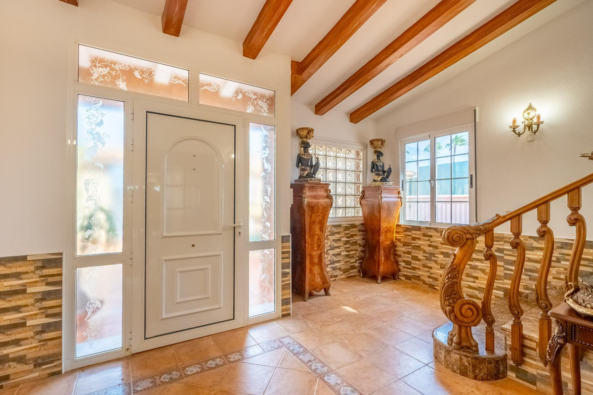 ShowFeedImage House – Detached Villa in Torrevieja