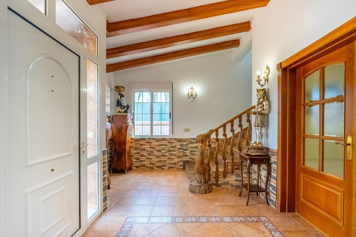 ShowFeedImage House – Detached Villa in Torrevieja