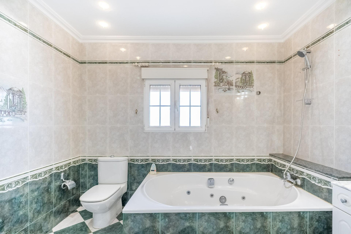 ShowFeedImage House – Detached Villa in Torrevieja