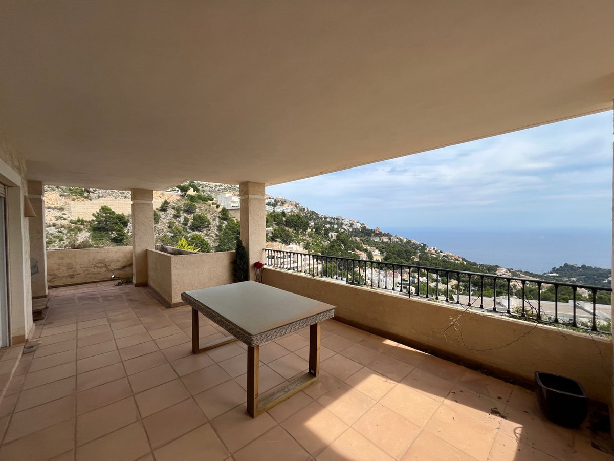 Apartment – Middle Floor Apartment in Altea
