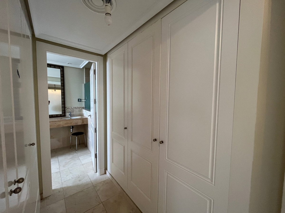 Apartment – Middle Floor Apartment in Altea