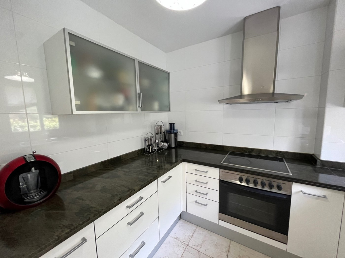 Apartment – Middle Floor Apartment in Altea