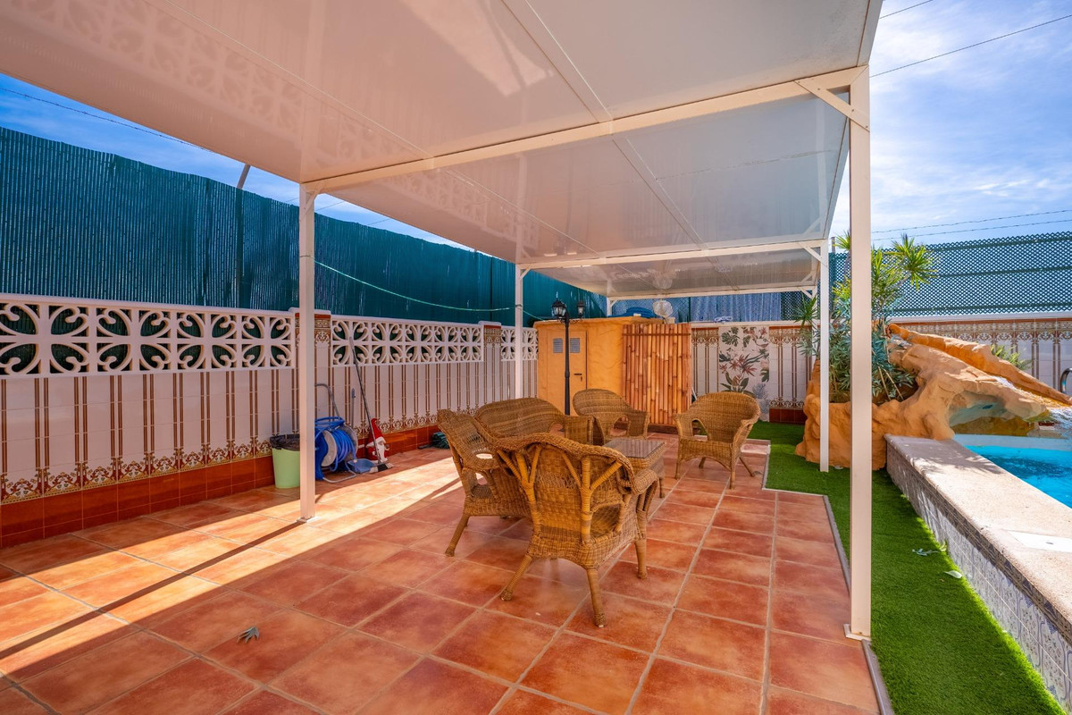 ShowFeedImage House – Detached Villa in Torrevieja