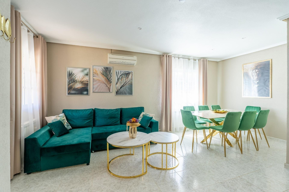 ShowFeedImage House – Detached Villa in Torrevieja