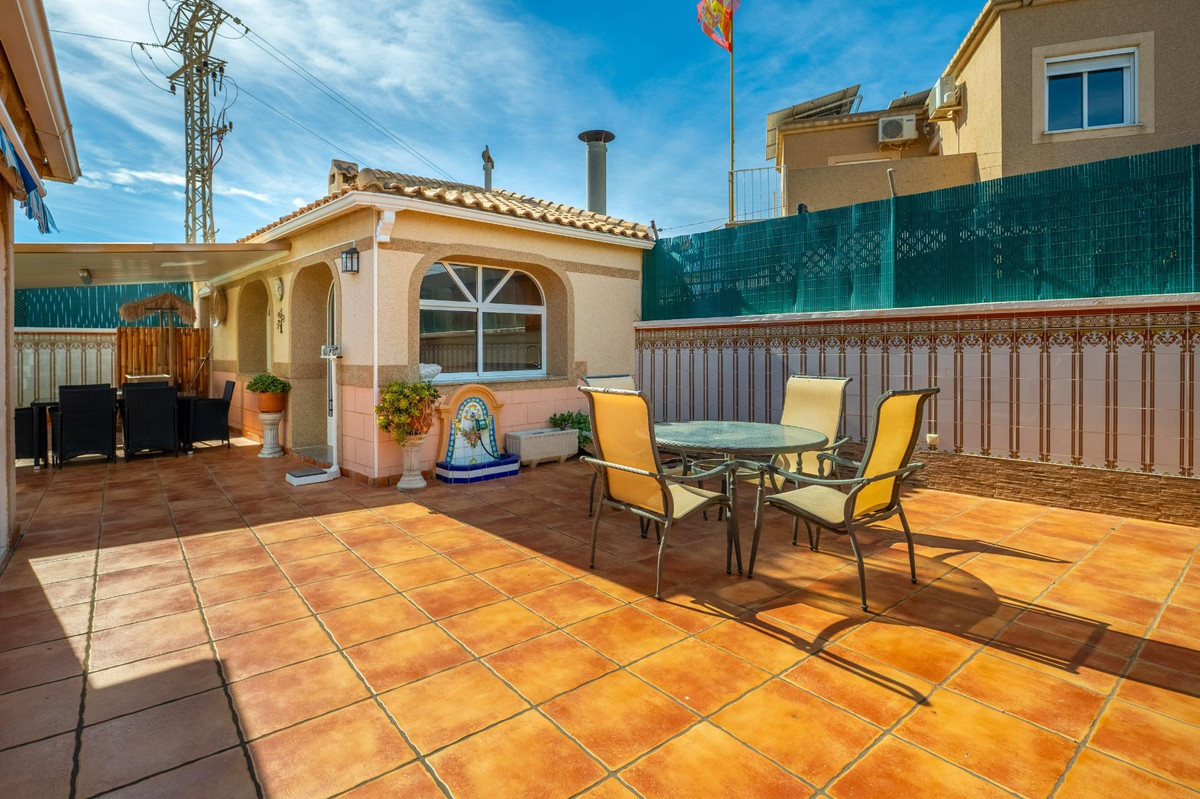ShowFeedImage House – Detached Villa in Torrevieja