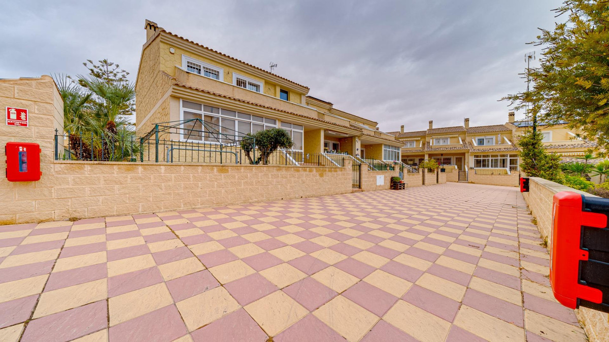 ShowFeedImage House – Bungalow in Torrevieja