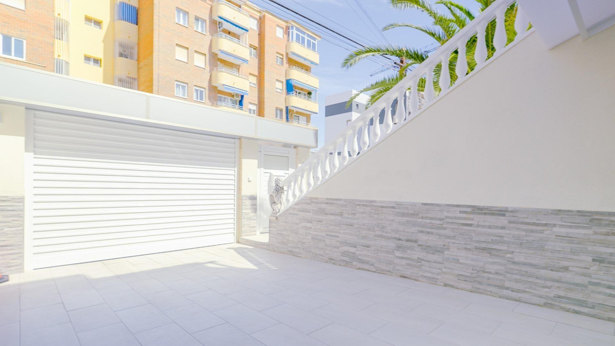 ShowFeedImage House – Townhouse in Orihuela