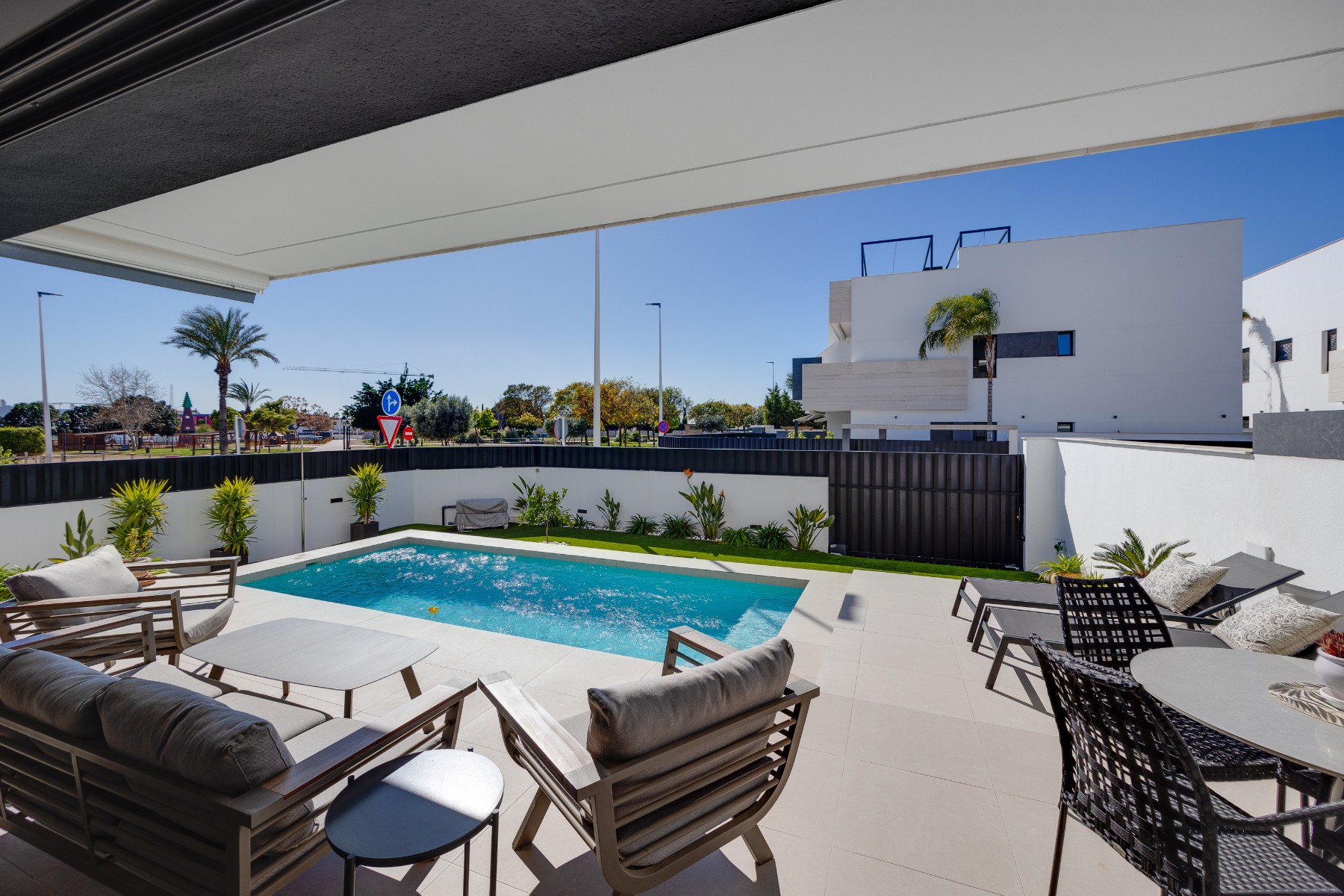 o_1jhbbh2iv1fvvo5s4j91docr5i3o Bungalow in Pilar de la Horadada