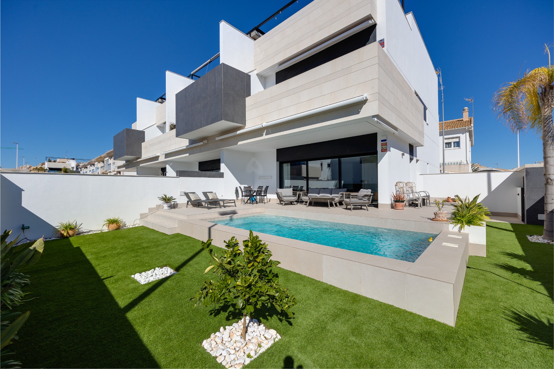 o_1jhbbh2ivusd41h119gq918rg3v Bungalow in Pilar de la Horadada