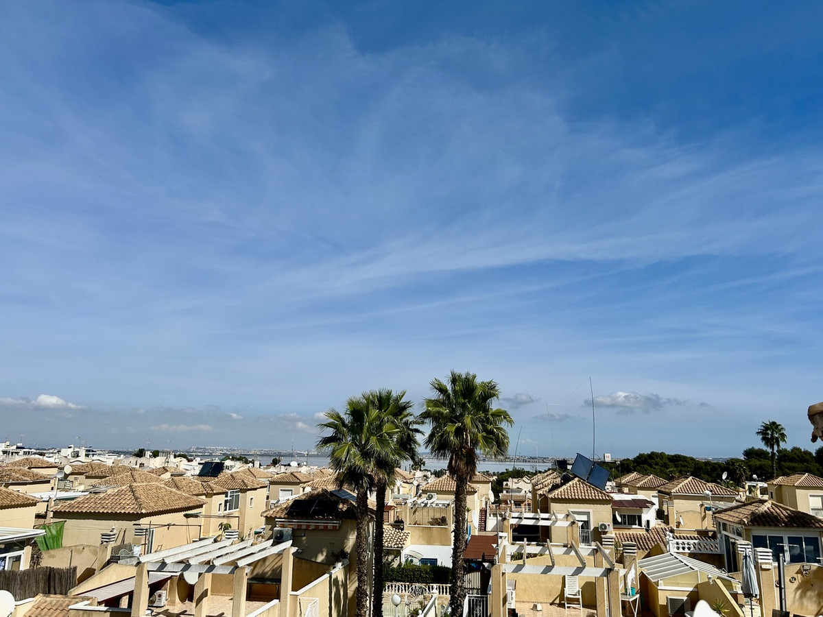 Apartment – Top Floor Apartment in Orihuela