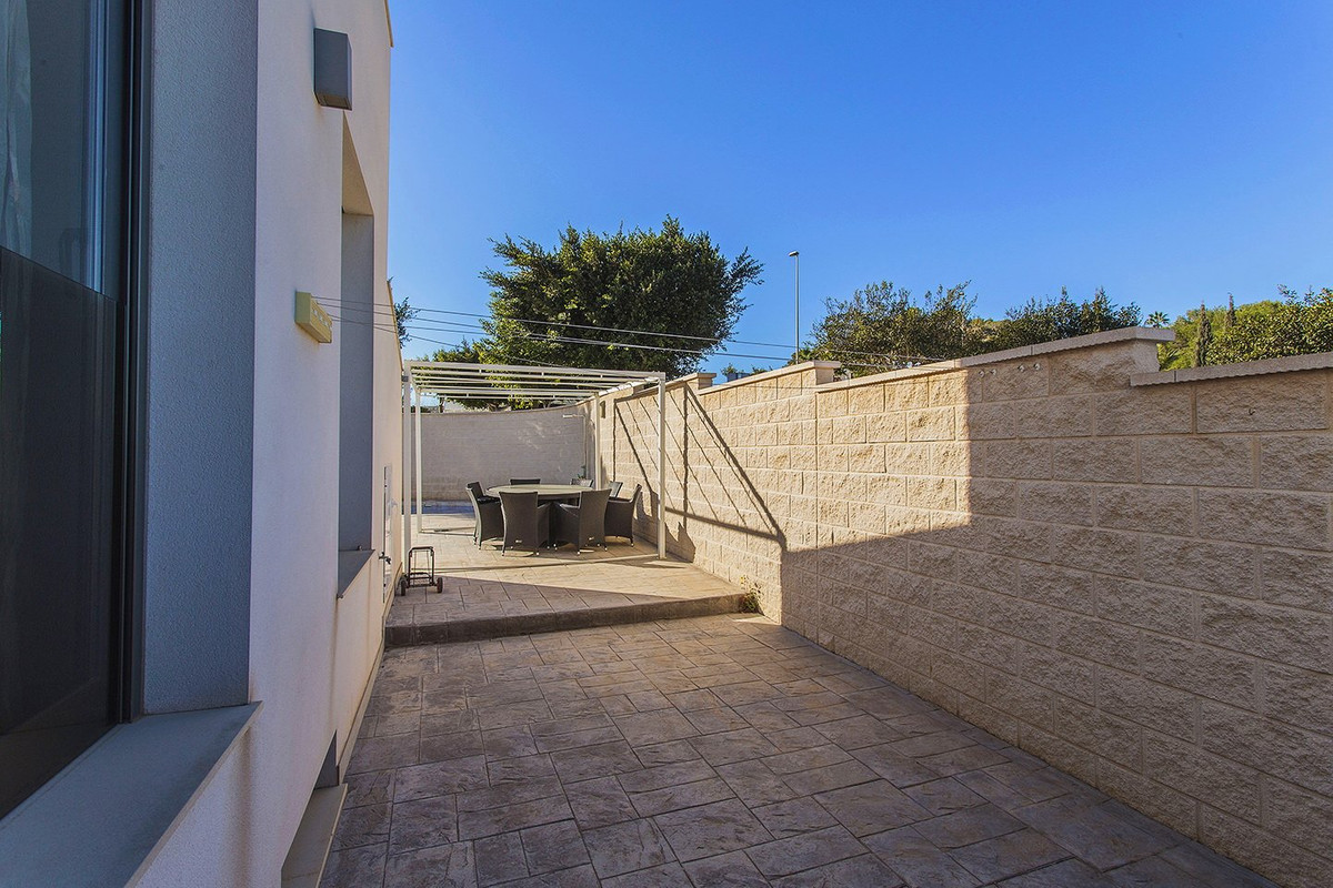 ShowFeedImage House – Detached Villa in San Miguel de Salinas