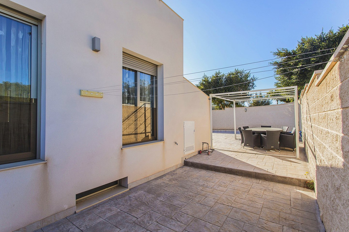 ShowFeedImage House – Detached Villa in San Miguel de Salinas