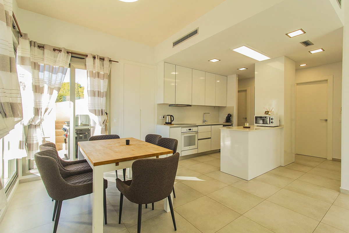 ShowFeedImage House – Detached Villa in San Miguel de Salinas