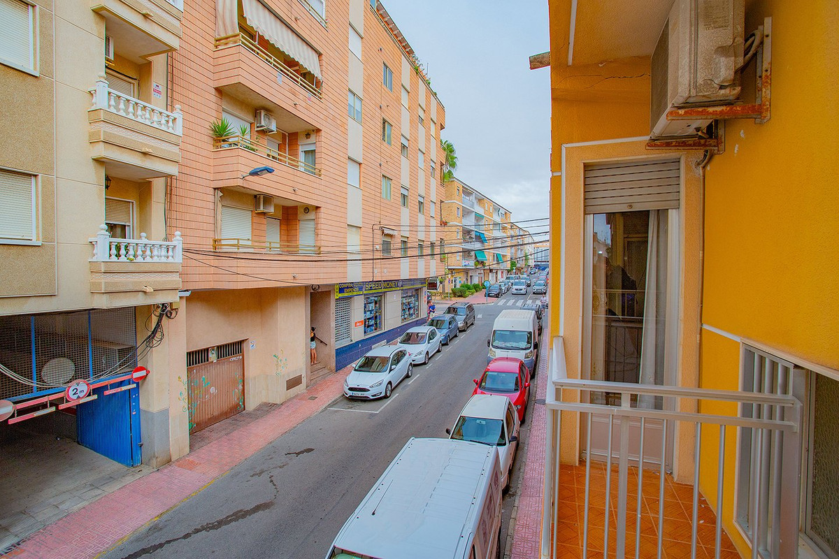 ShowFeedImage Apartment – Middle Floor Apartment in Torrevieja