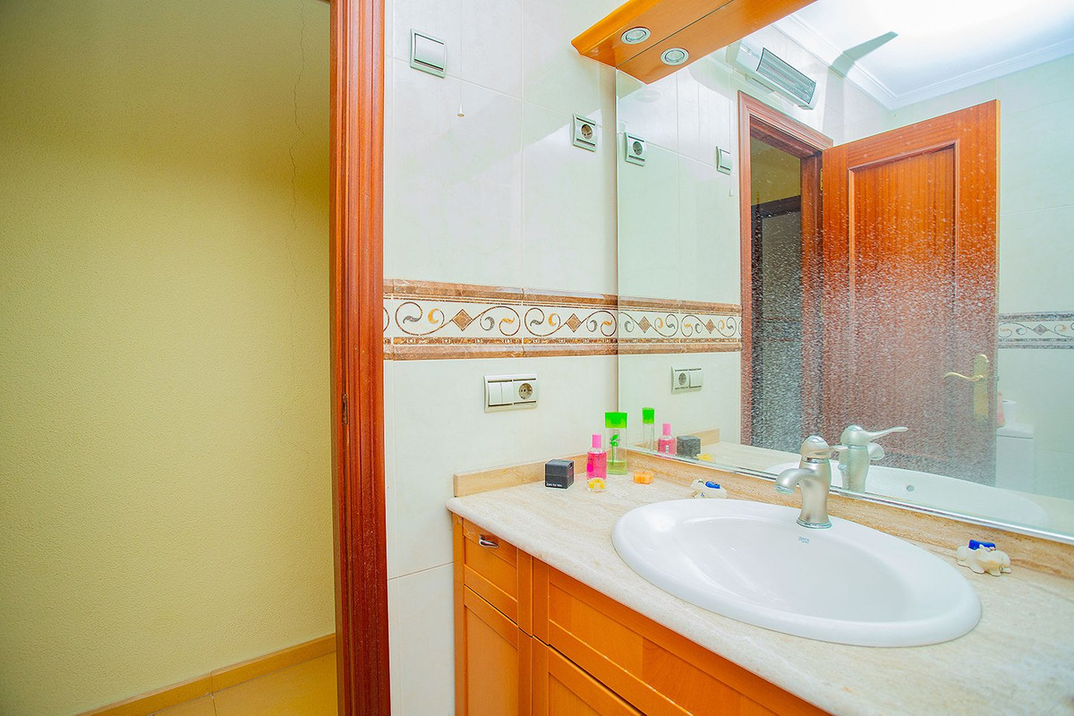 ShowFeedImage Apartment – Middle Floor Apartment in Torrevieja