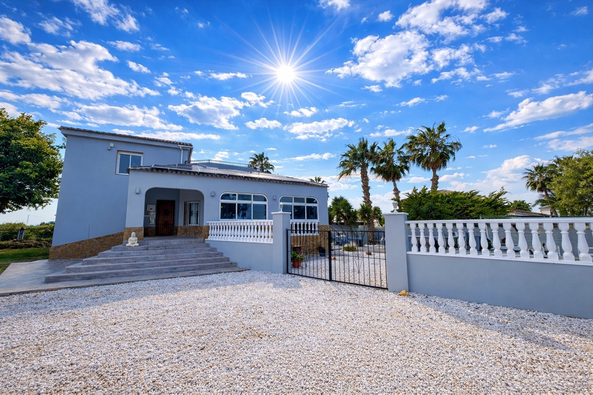 House – Detached Villa in Catral