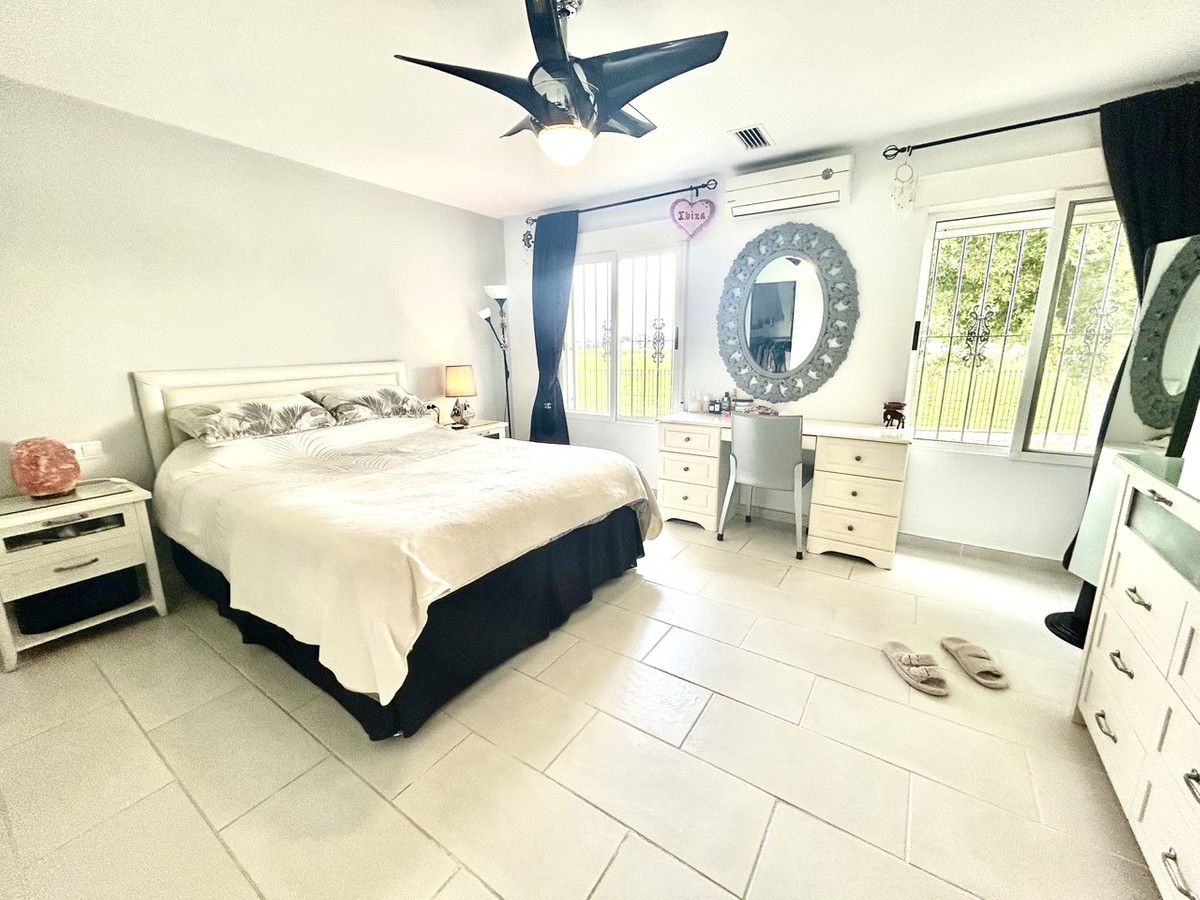 House – Detached Villa in Catral