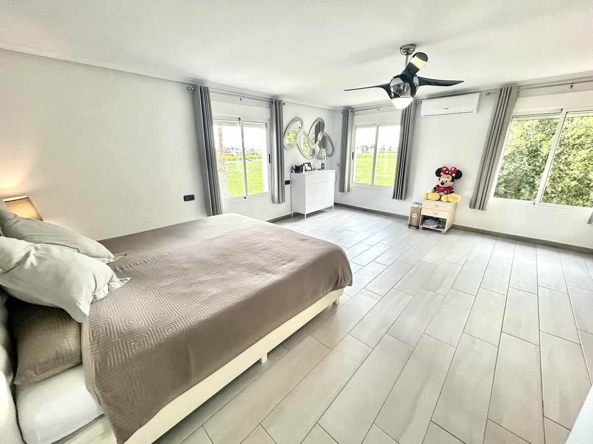 House – Detached Villa in Catral