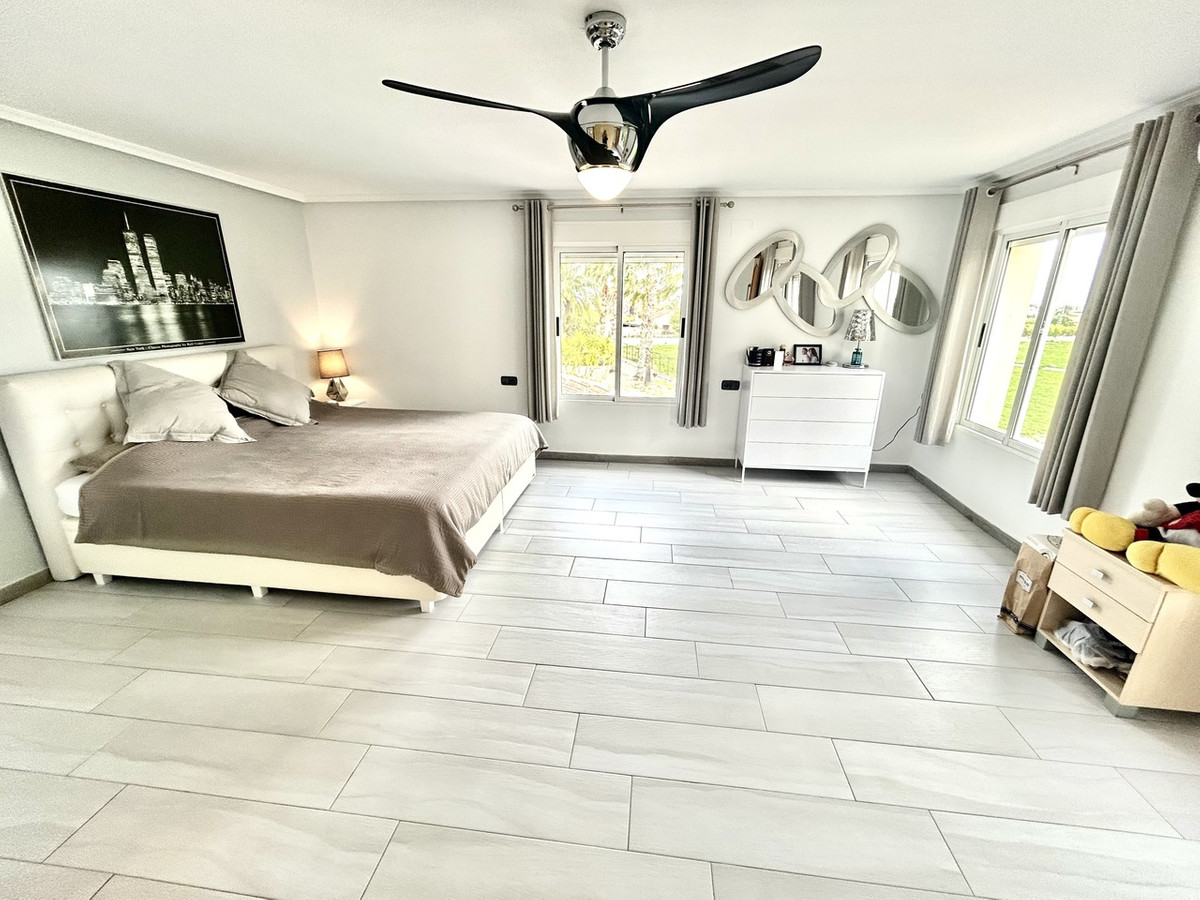 House – Detached Villa in Catral