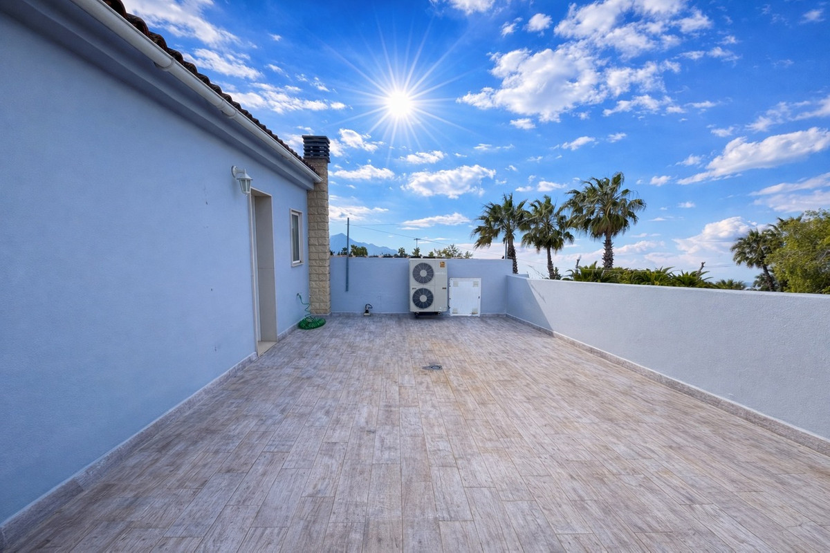 House – Detached Villa in Catral