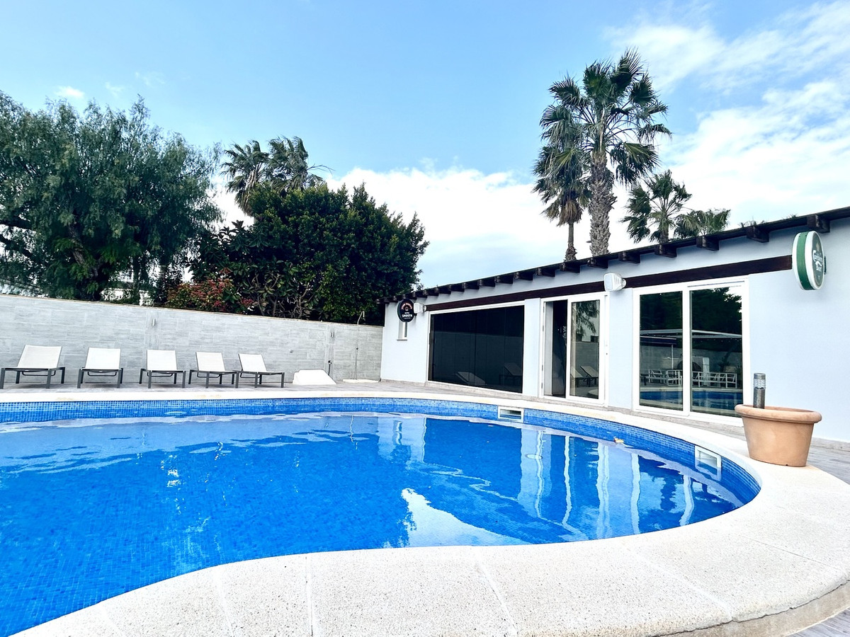 House – Detached Villa in Catral