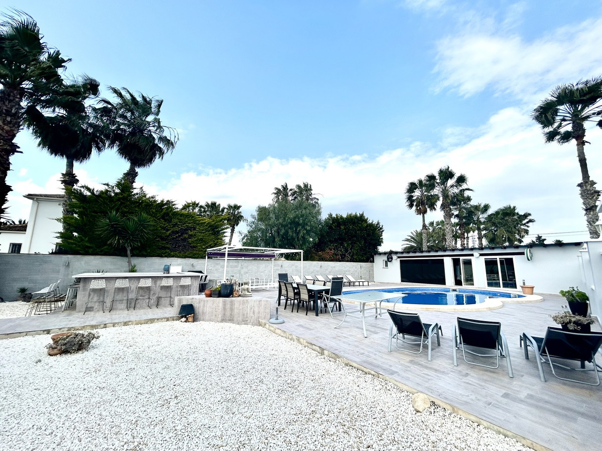 House – Detached Villa in Catral