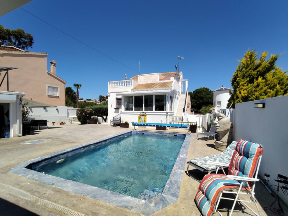 House – Detached Villa in Orihuela