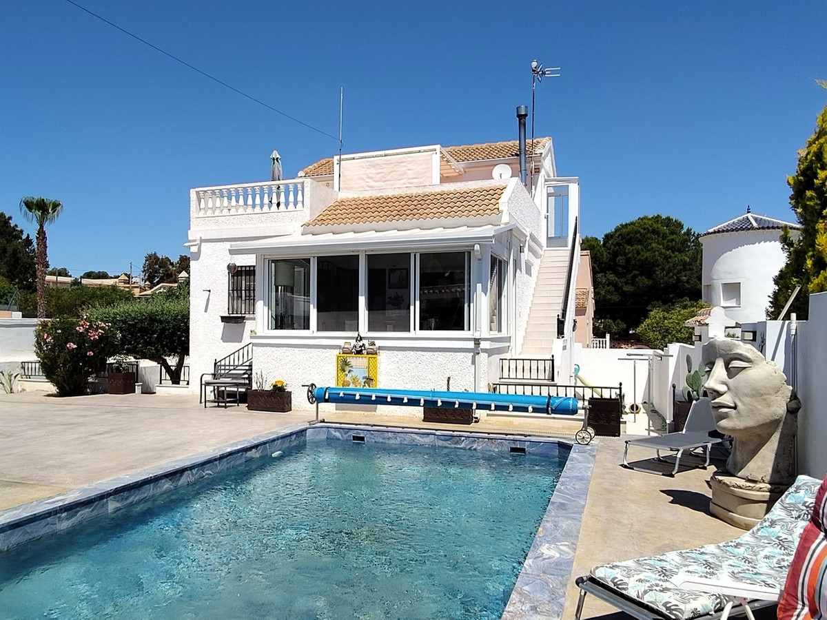 ShowFeedImage House – Detached Villa in Orihuela