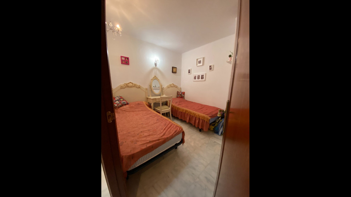 Apartment – Middle Floor Apartment in Torrevieja