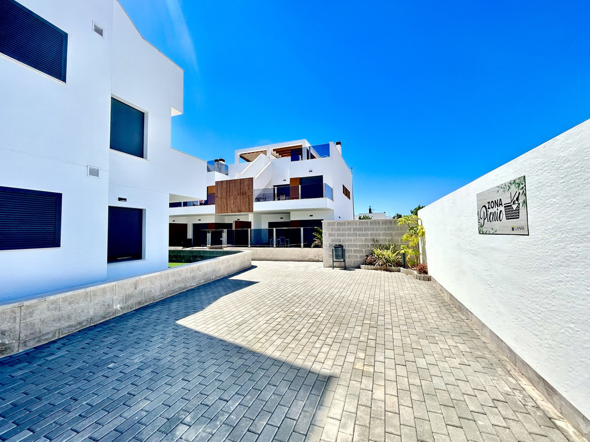 ShowFeedImage Apartment – Middle Floor Apartment in Pilar de la Horadada