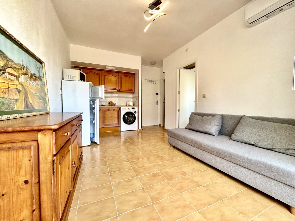 Apartment – Middle Floor Apartment in Torrevieja