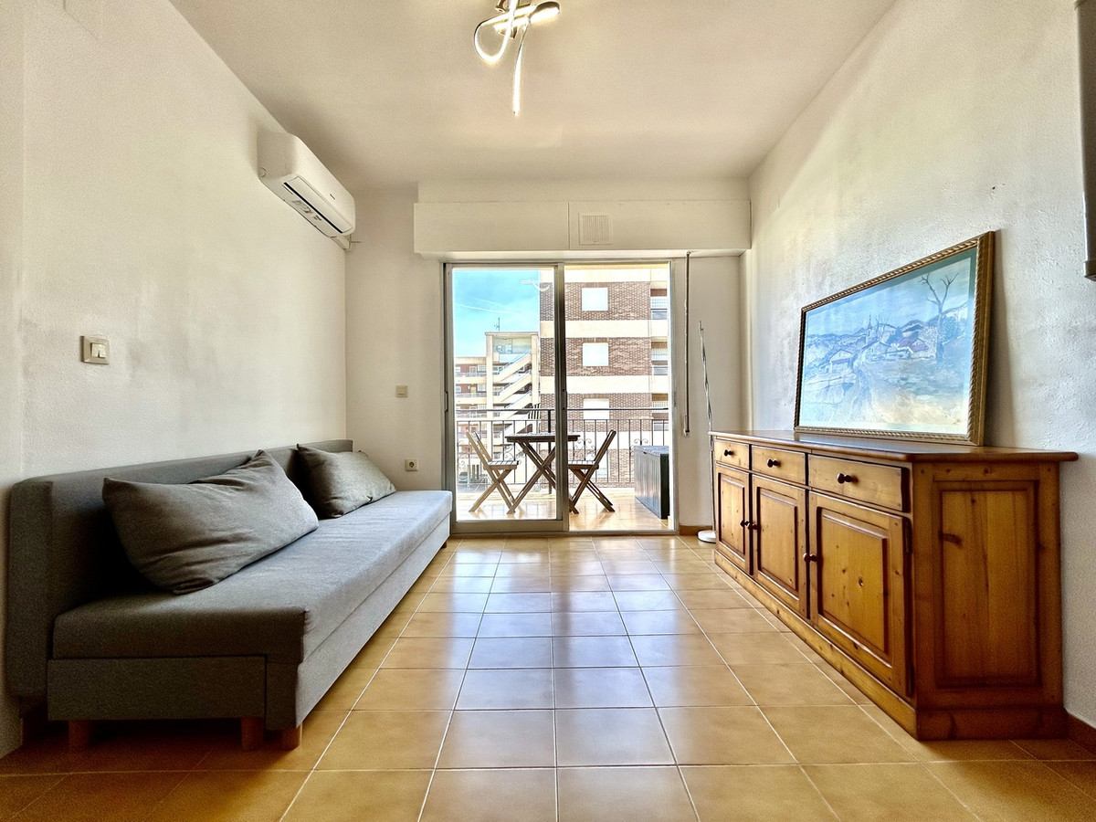 Apartment – Middle Floor Apartment in Torrevieja